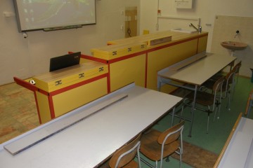 09301B-008