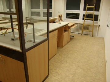 08235-009